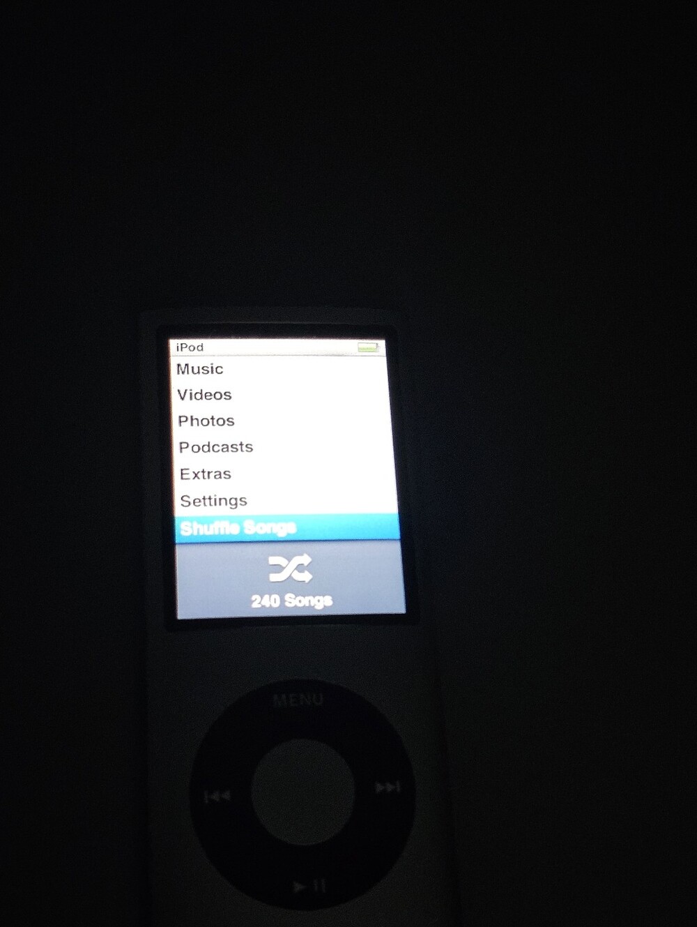 Ipod Nano 4th 8gb Ihome Speaker Dock Alarm Clock IH4B Works Battery Drains Quick - Picture 2 of 13